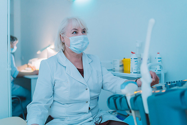 ����-10 (1) (2). 